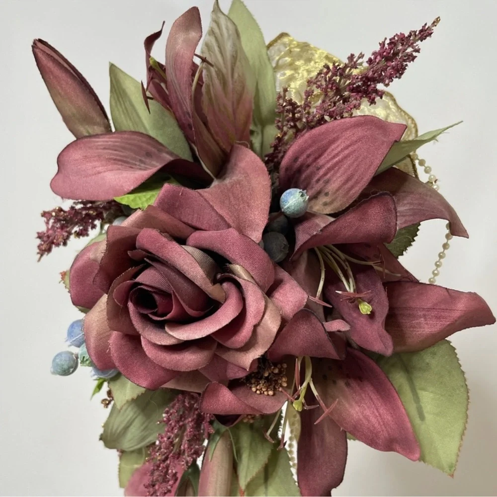 Hand Crafted are pearls decor