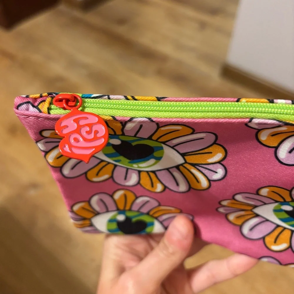 ipsy vibrant pink