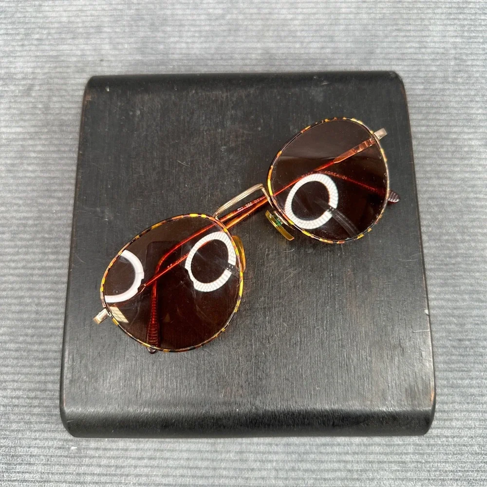 Guess eyewear gu