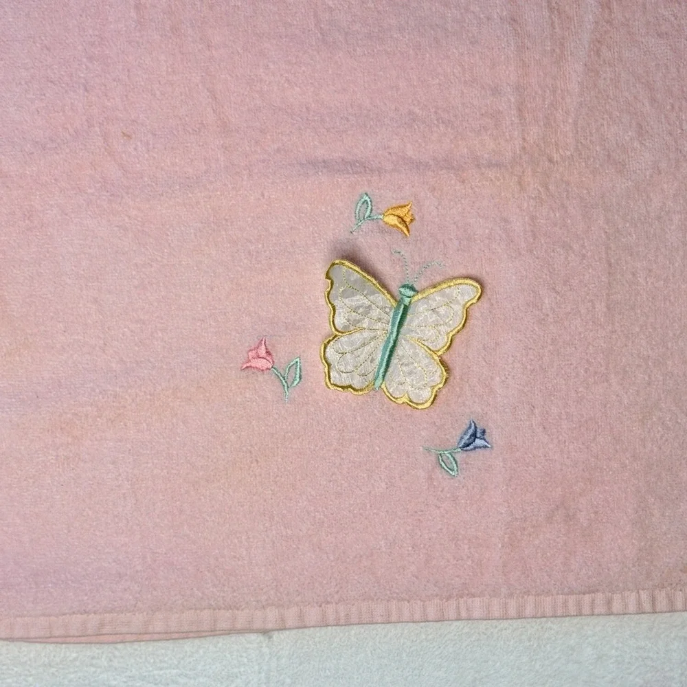 The Unbranded Brand preowned butterflycore