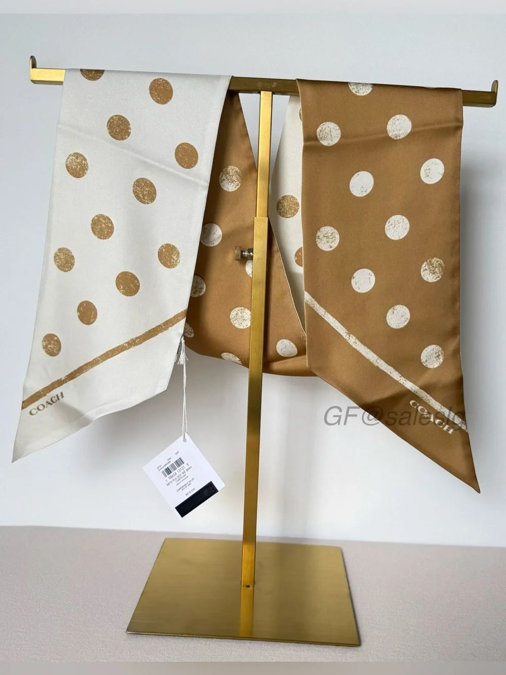 Coach versatile silk