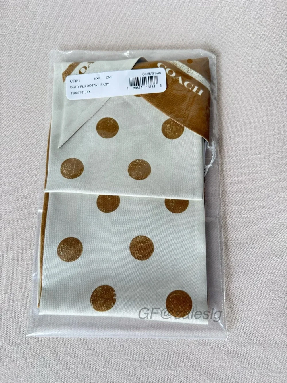 Coach versatile silk