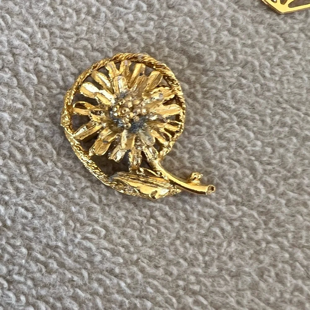 Vintage brooch set