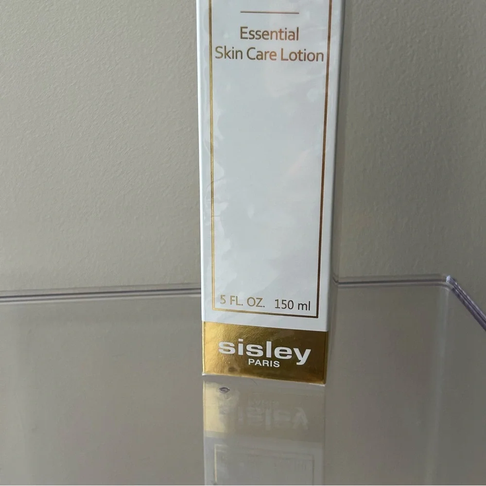 Sisley-Paris new still