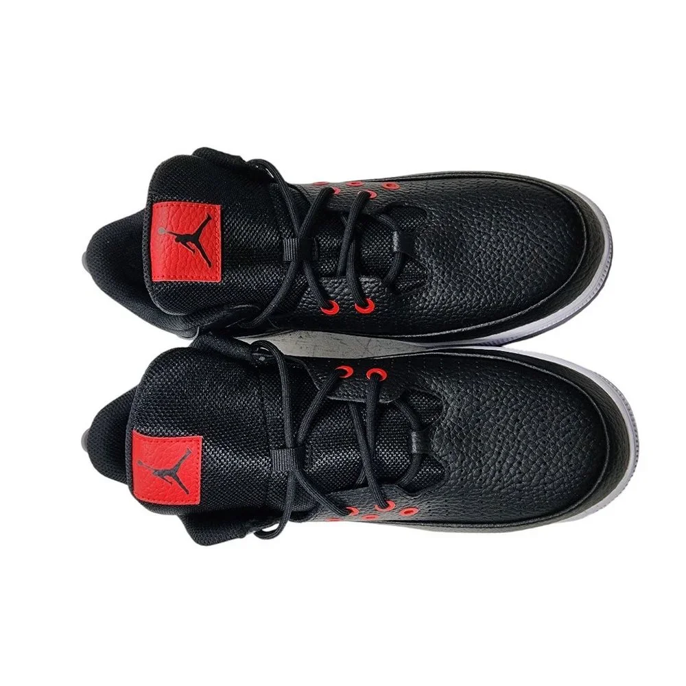 Air Jordan Max Aura 5 Sz‎ 7Y Basketball Shoes DZ4352-061 Black White Red
