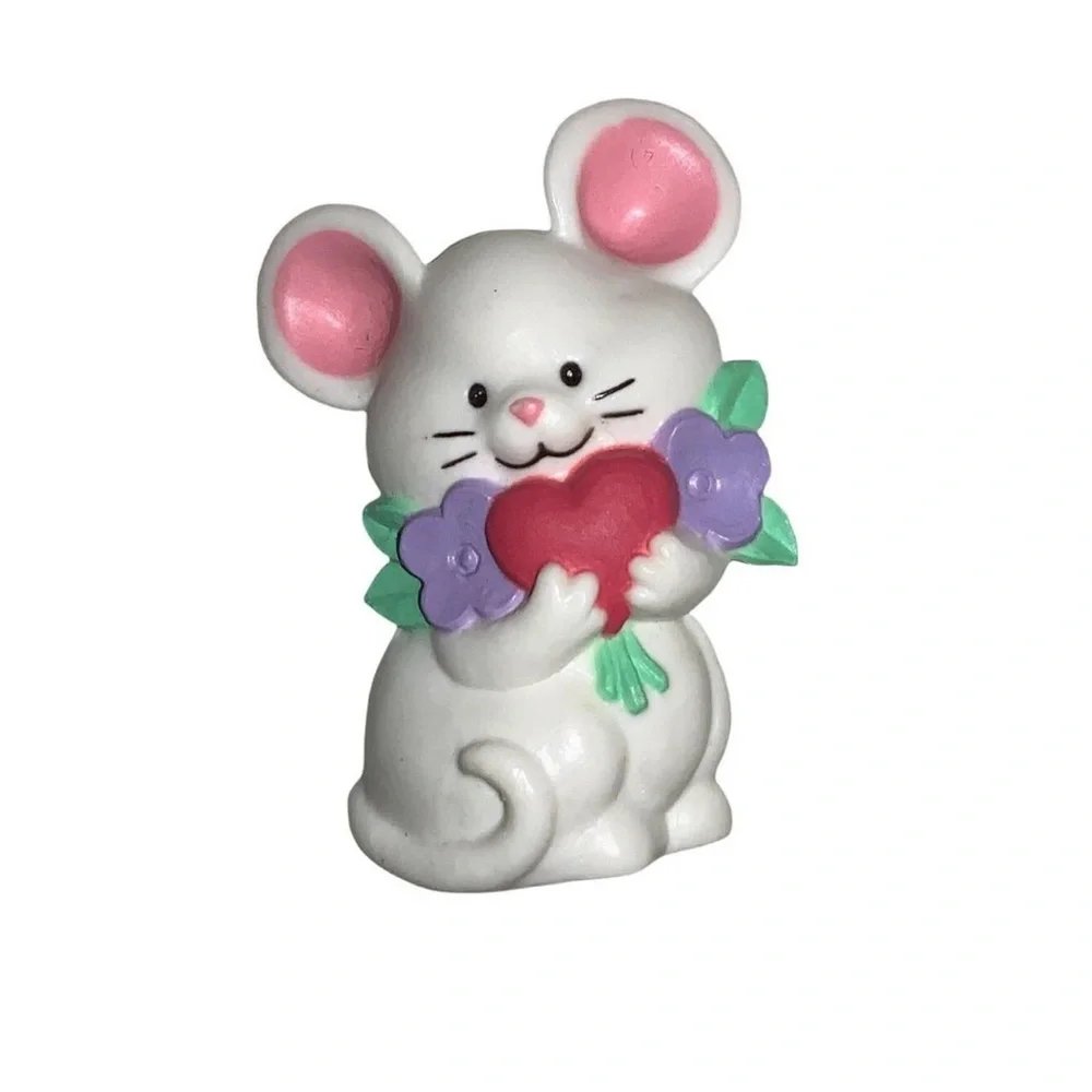 Current pin figurine