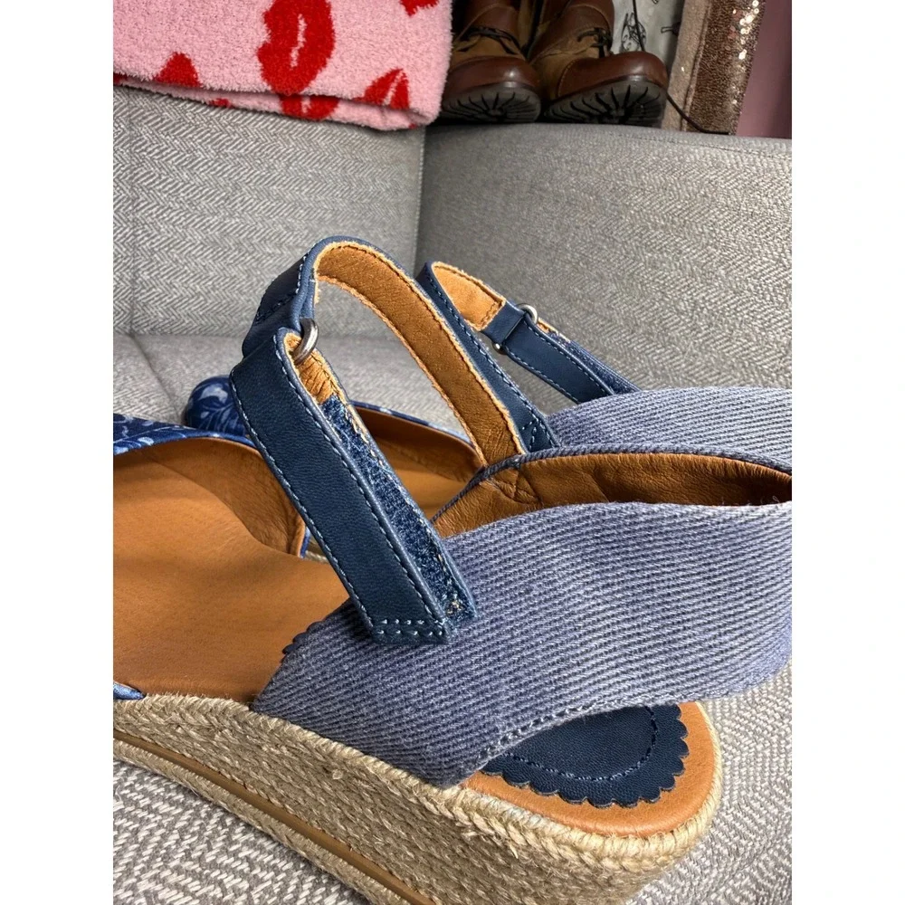 BareTraps ocean espadrille