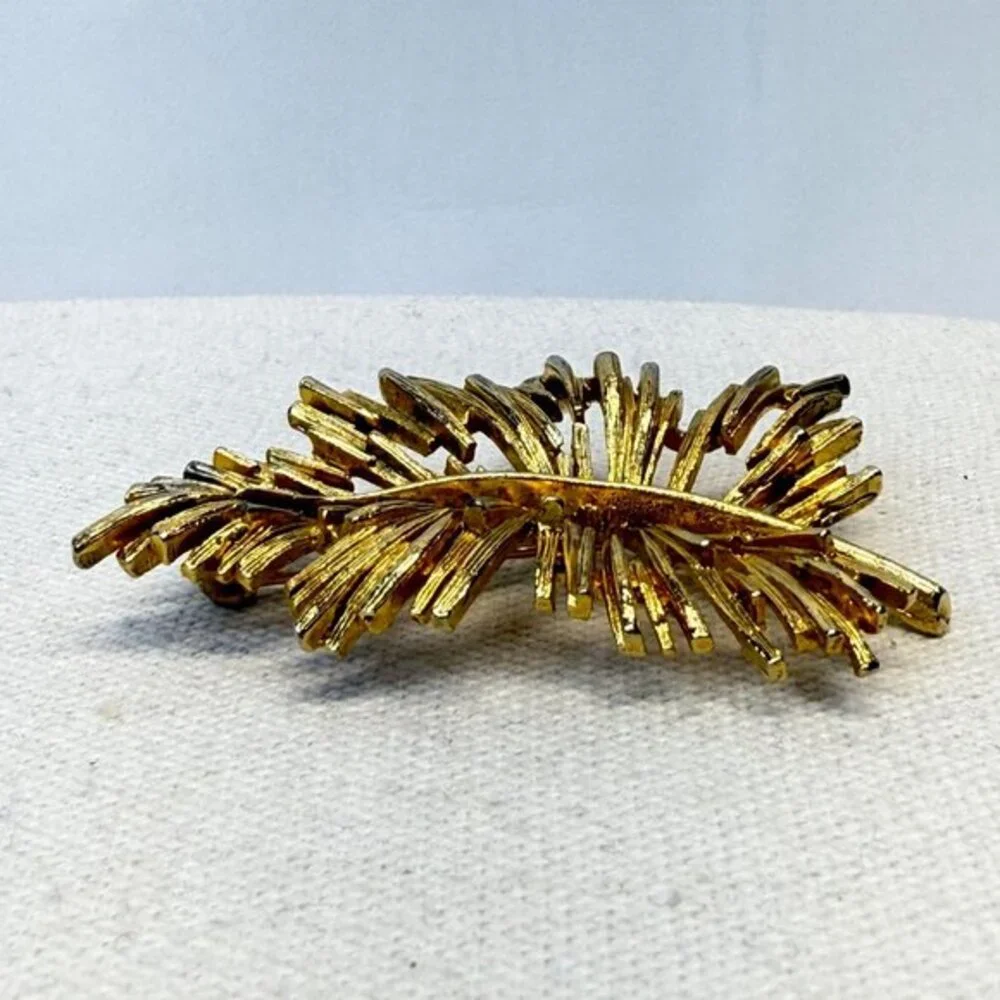 Lisner Jewelry elegance this tone