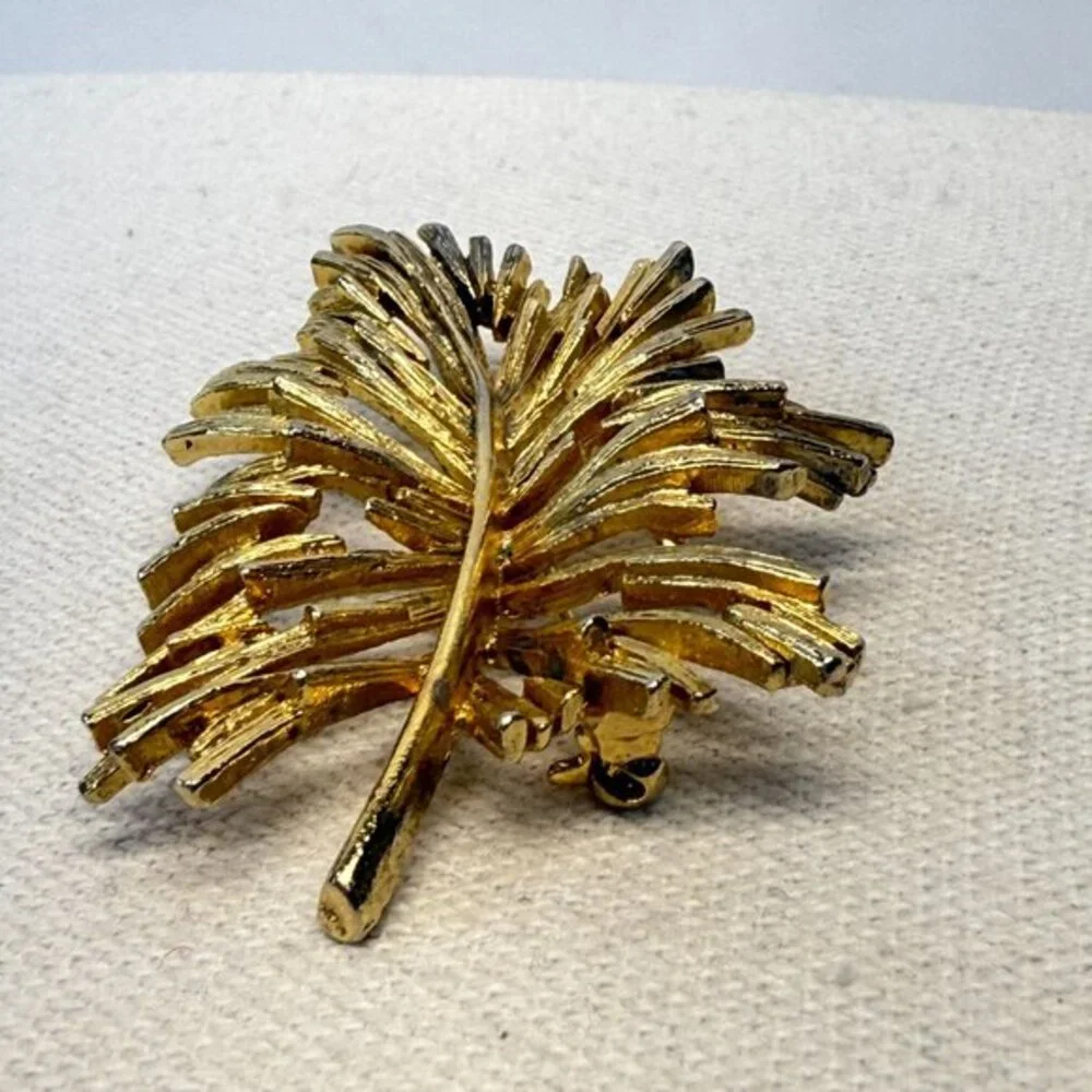Lisner Jewelry has piece adds