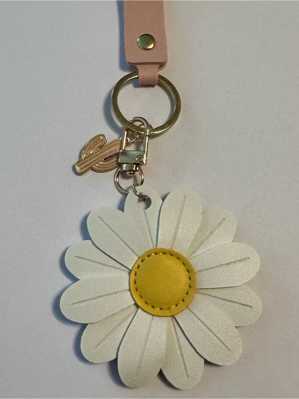 Handmade daisy keychain