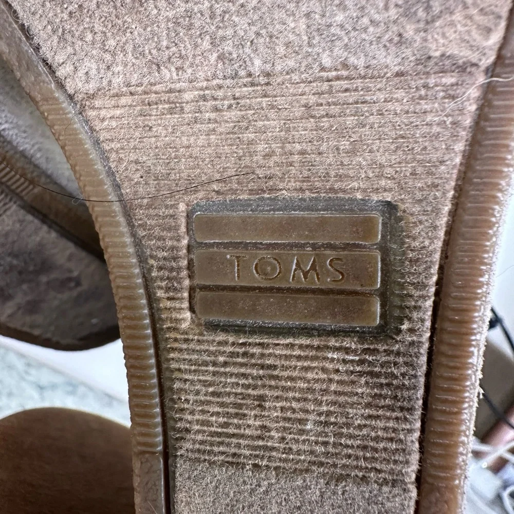 Toms stylish beige