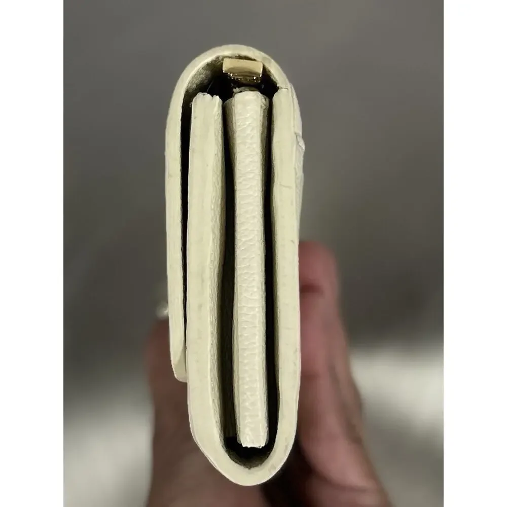 Moncrief closure leather