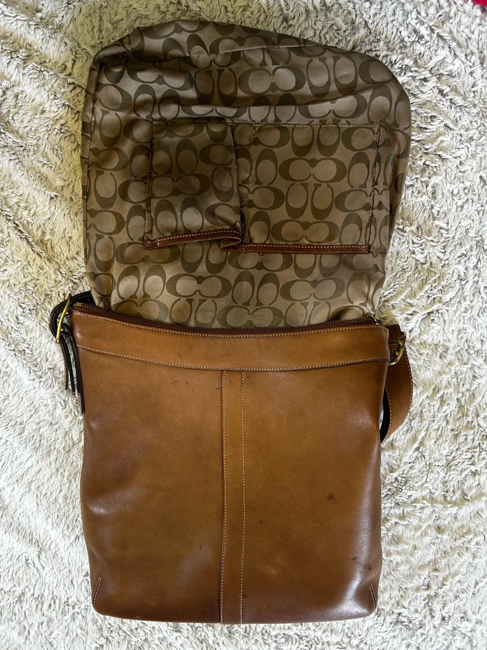 Coach vintage legacy
