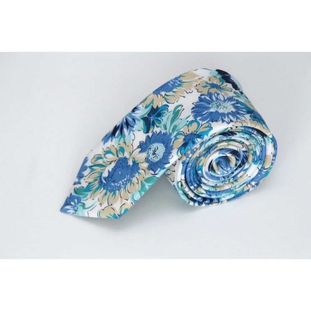 The Unbranded Brand floral necktie