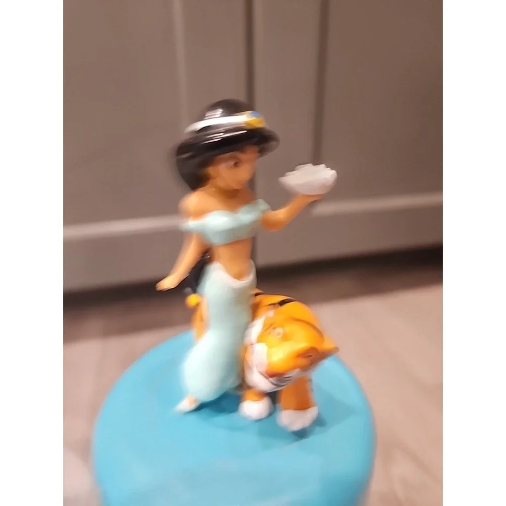 Disney set genie