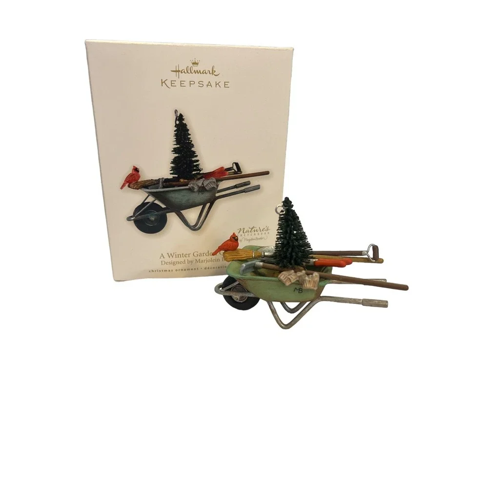 Hallmark 2008 Keepsake Ornament‎ A Winter Garden Guest Nature's Sketchbook