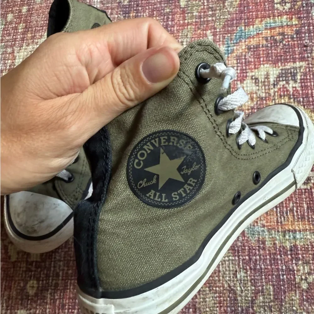 Converse them classic