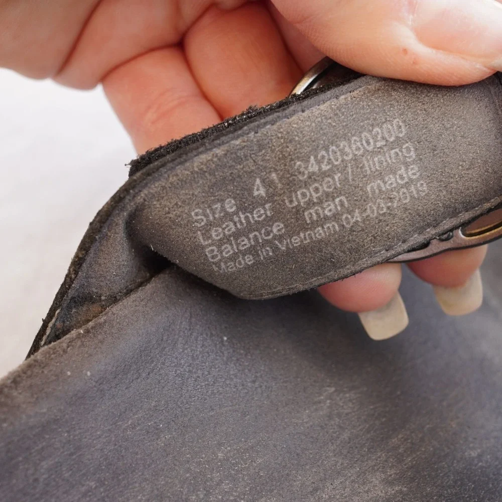 Dansko indicating light fall