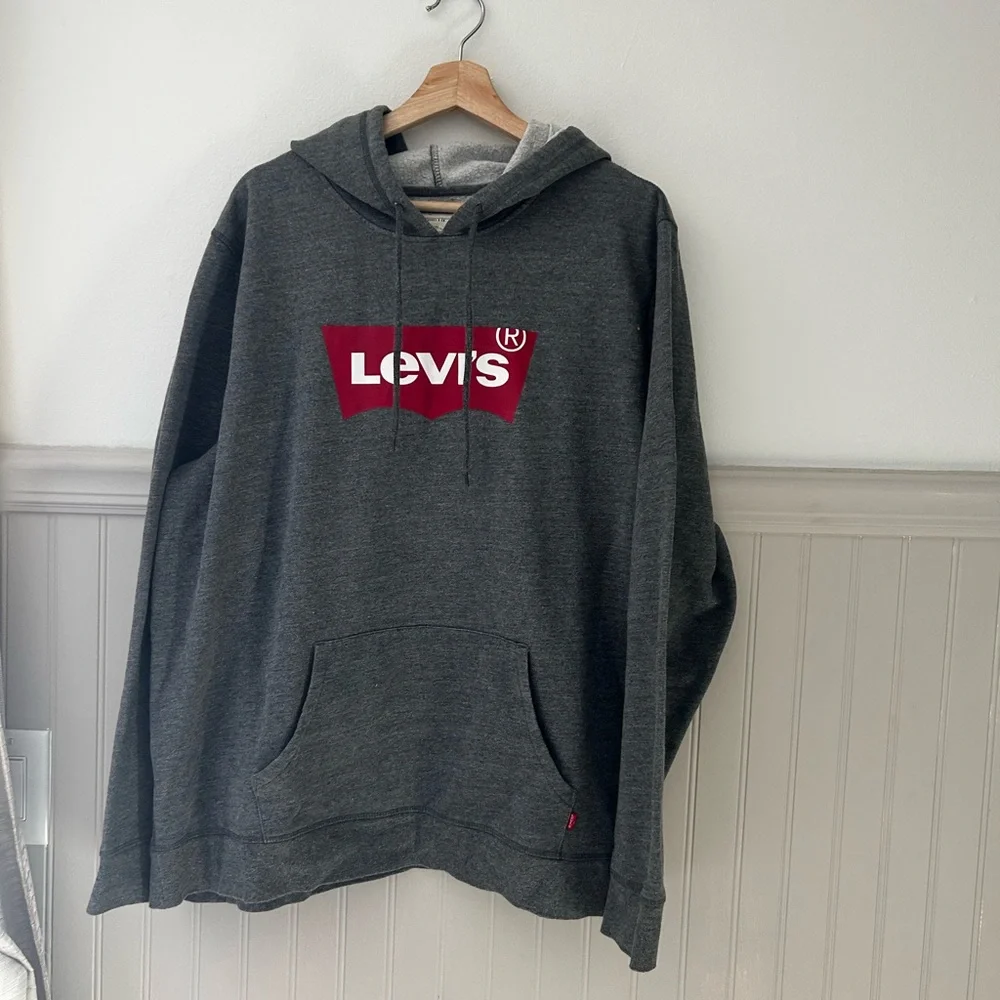 Levi's Men’s XXL Charcoal Hoodie with Red Logo