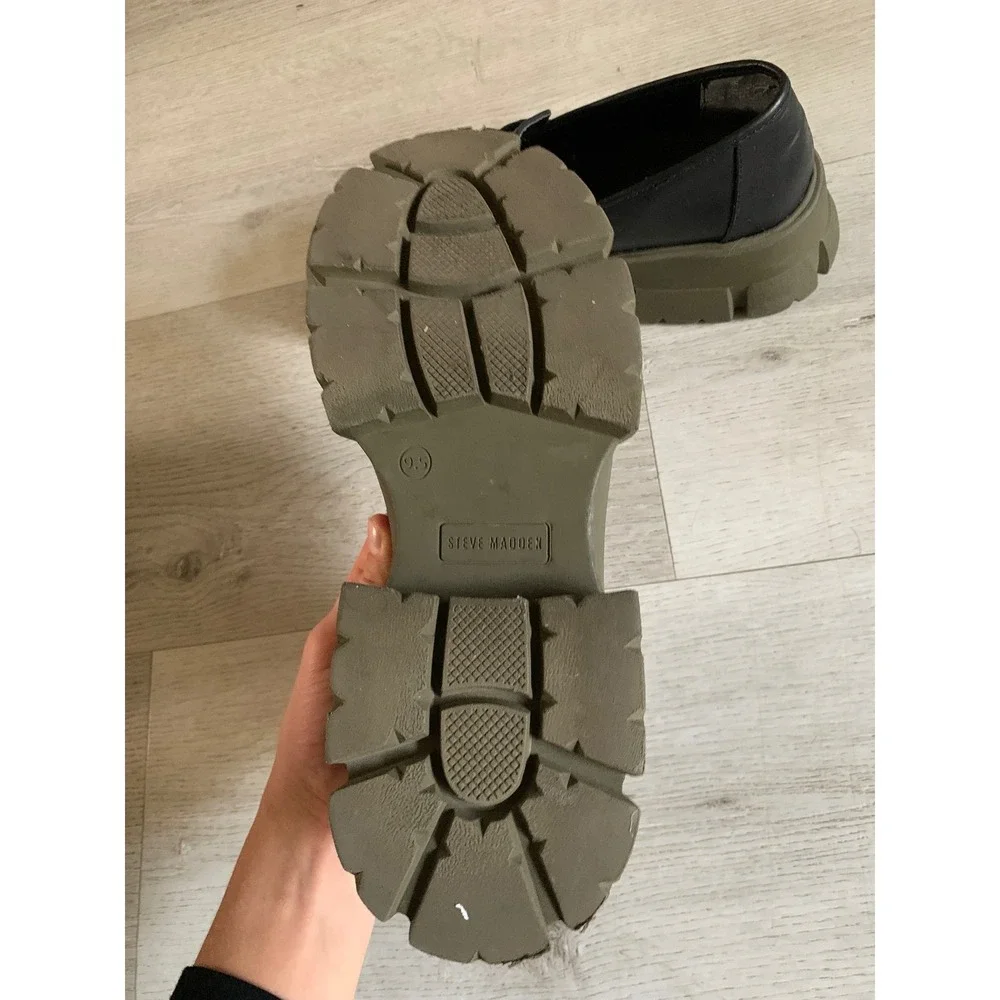 Steve Madden gently used