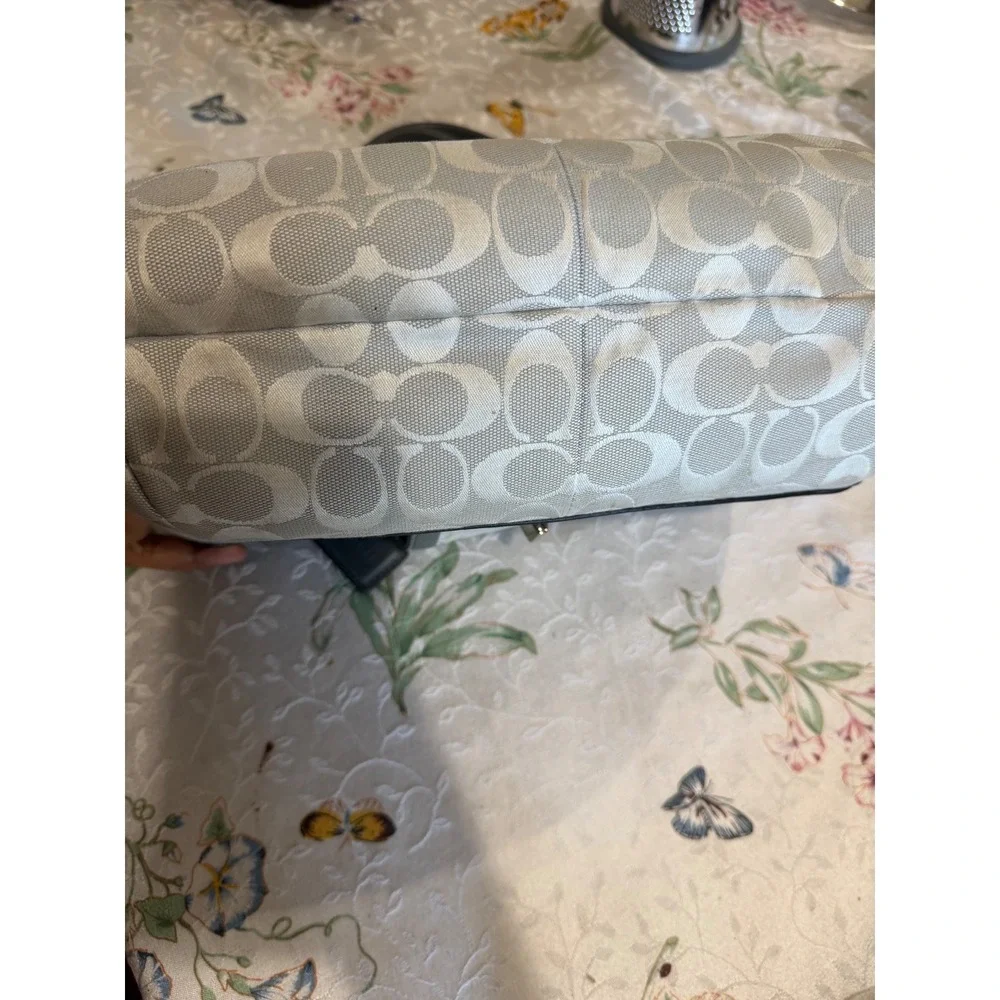 Coach signature penelope