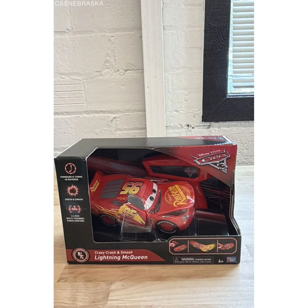 Disney Pixar Cars 3 Crazy Crash & Smash Lightning McQueen R/C Car 2.4GHz New