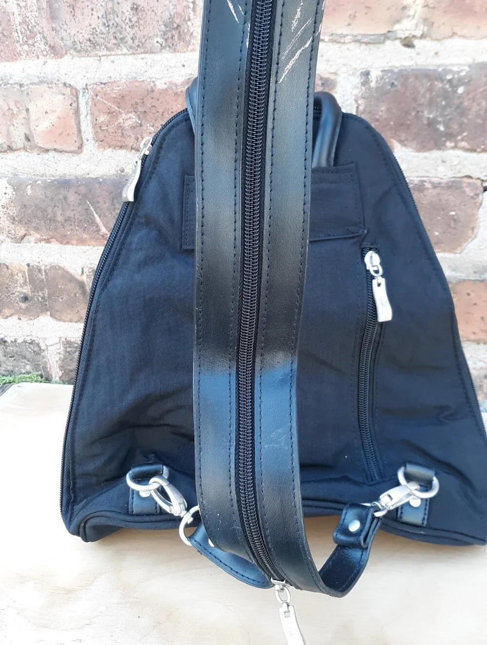 Baggallini triangle mini