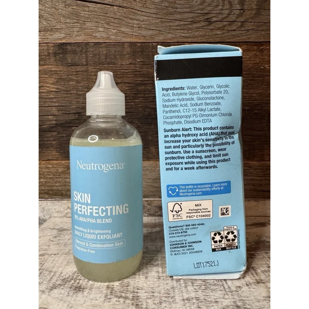 Neutrogena Skin Perfecting‎ Daily Liquid Exfoliant 4 fl oz | NIB | MSRP = $19