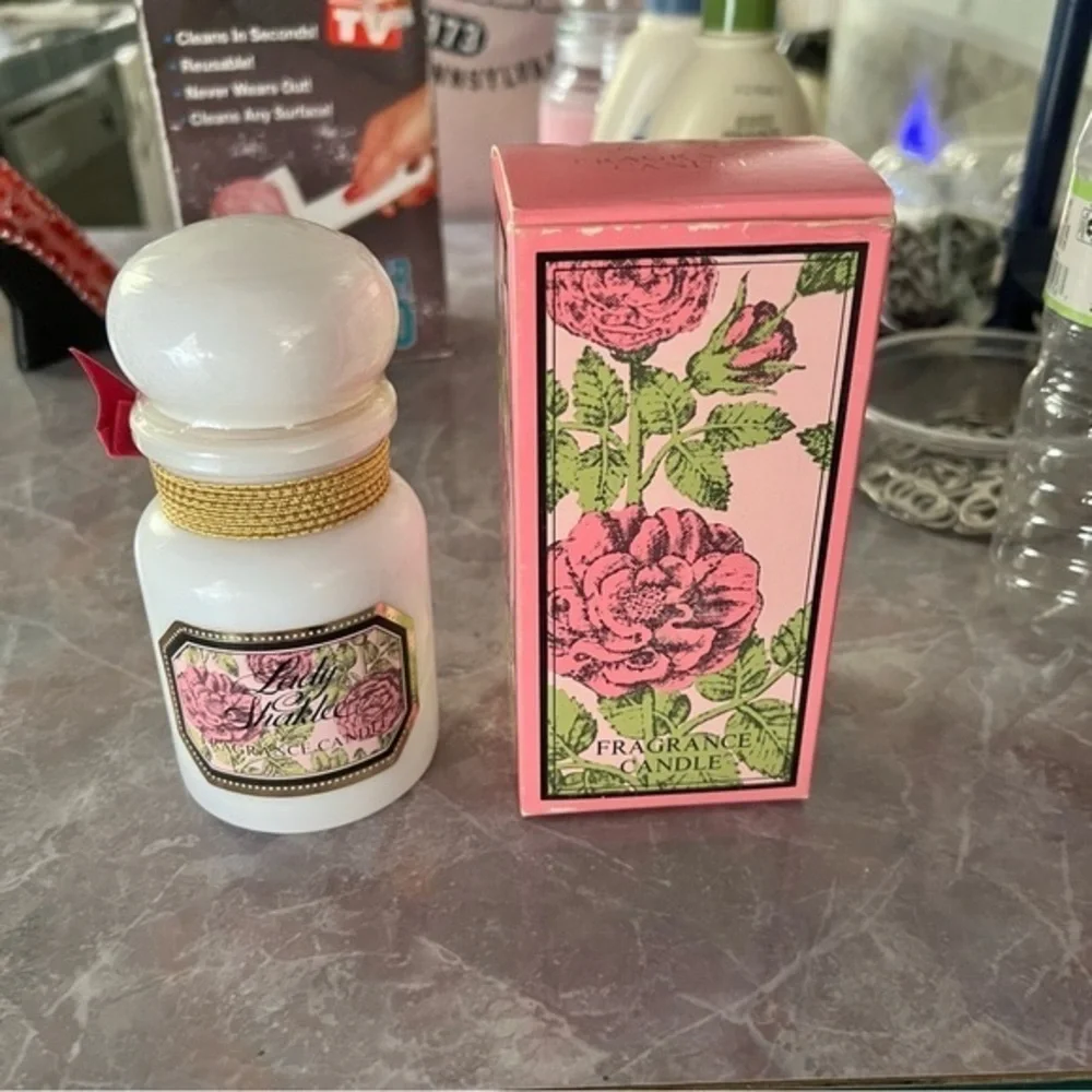 NIB Vintage Lady Shaklee Fragrance Milk Glass Candle