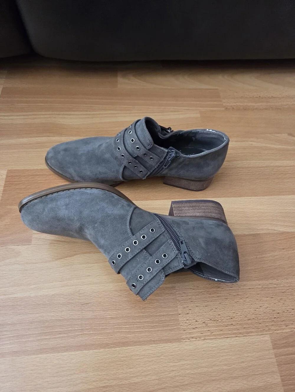 Vince Camuto stylish gray