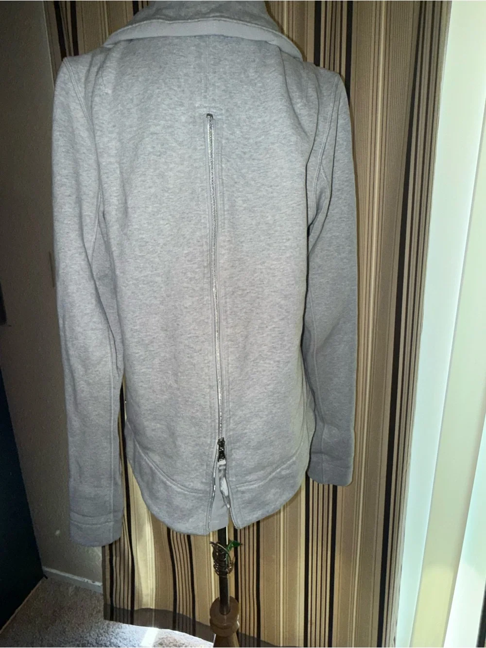 lululemon athletica light gray