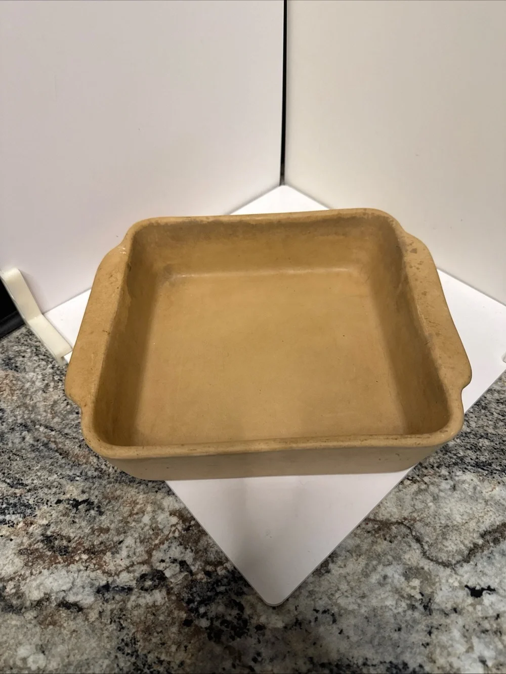 Pampered Chef square 9x9 seasoned baking stone dish