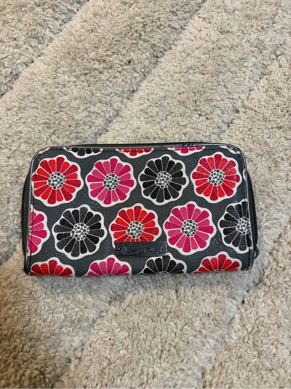 Vera Bradley zip around