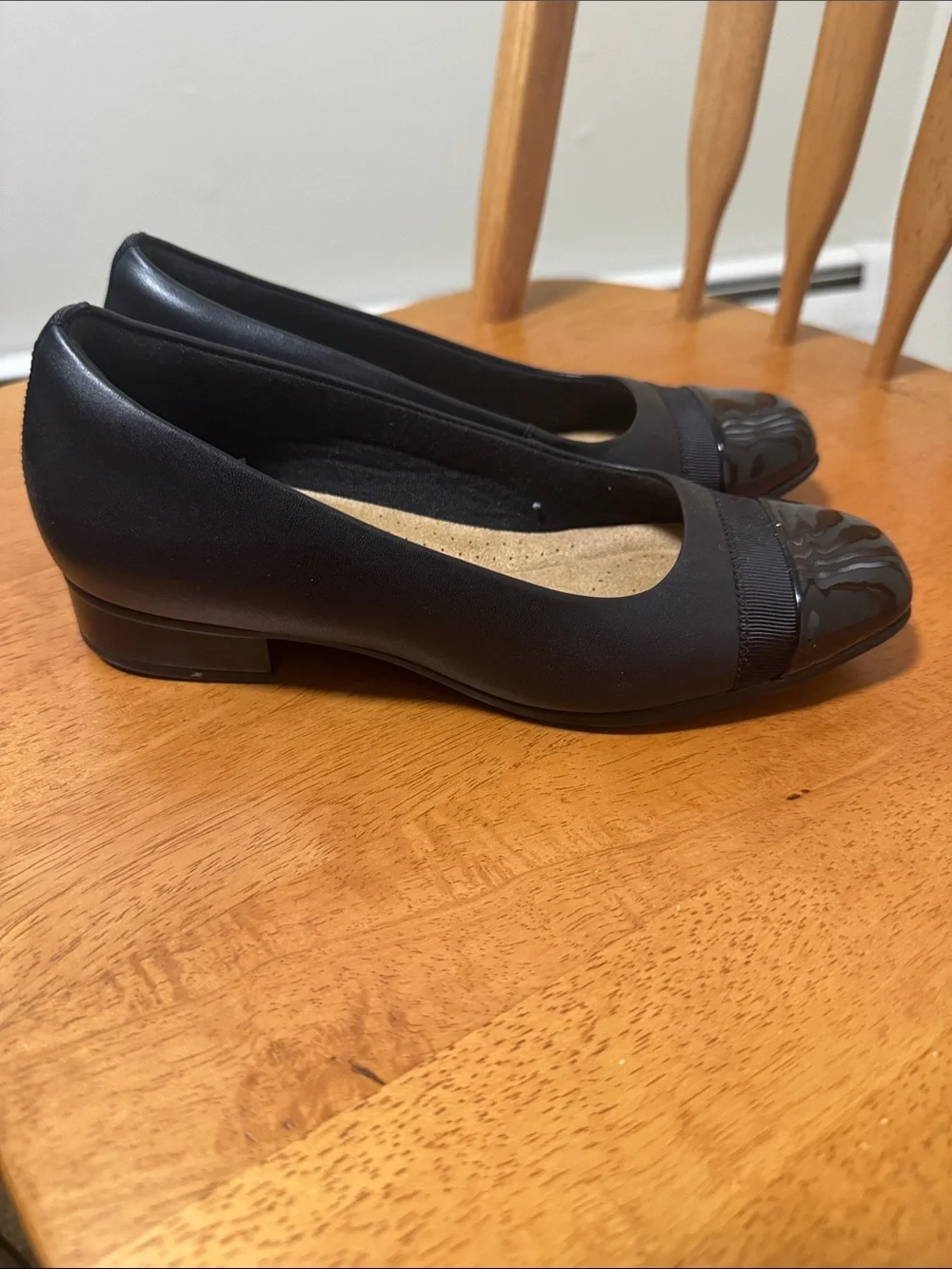 Clarks classic flats