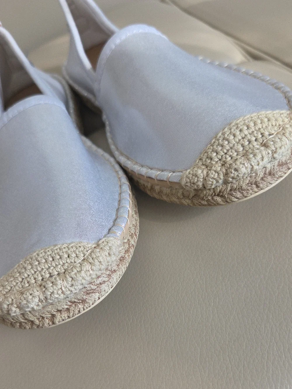 N/A comfortable white