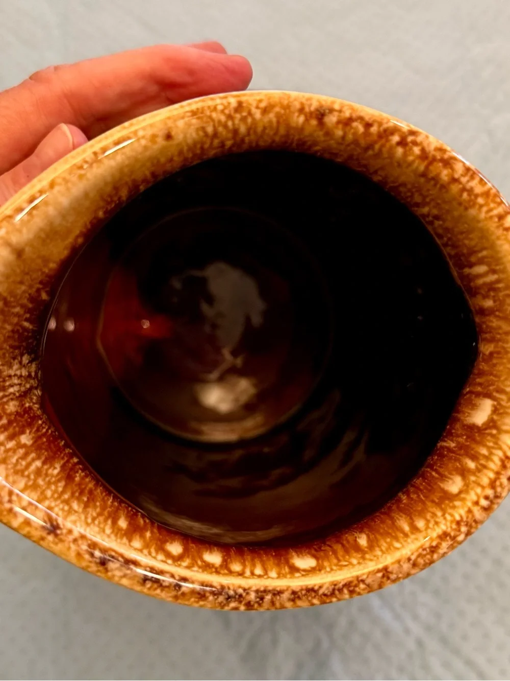 Hull Pottery brand hull