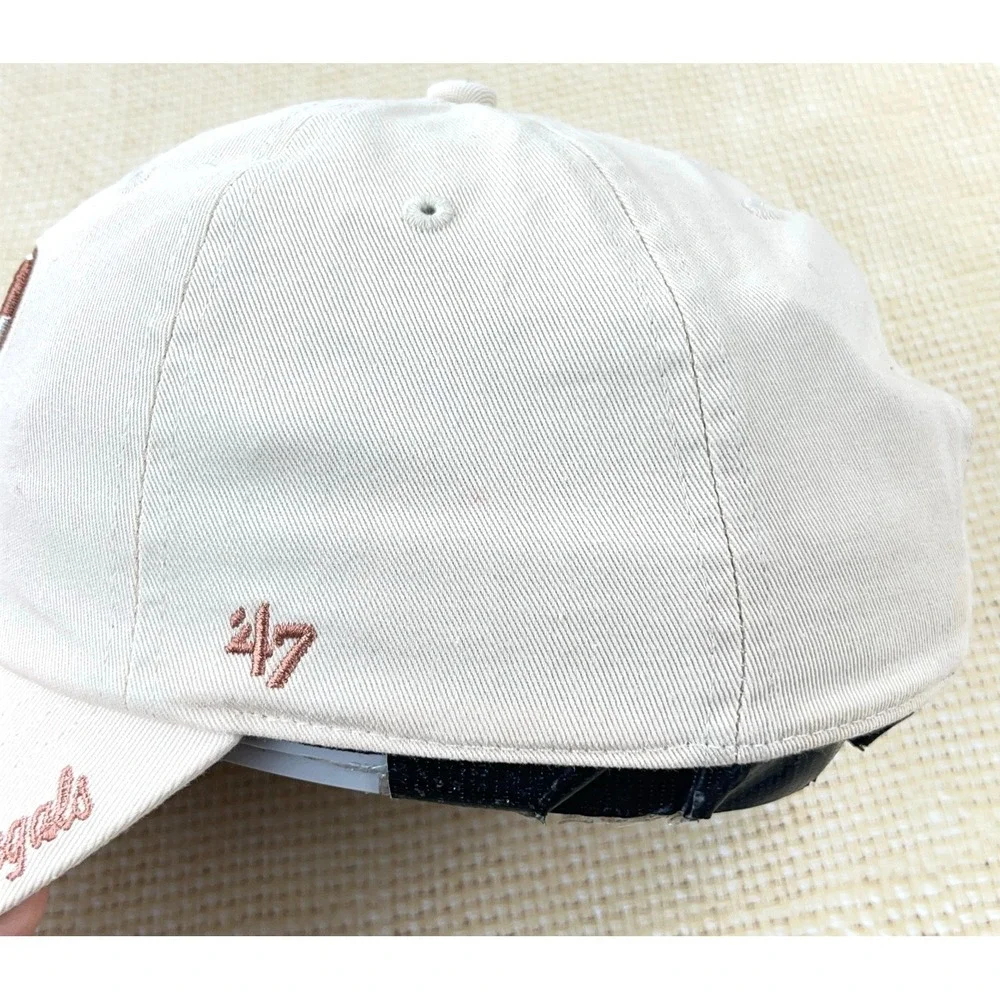 ’47 includes hat