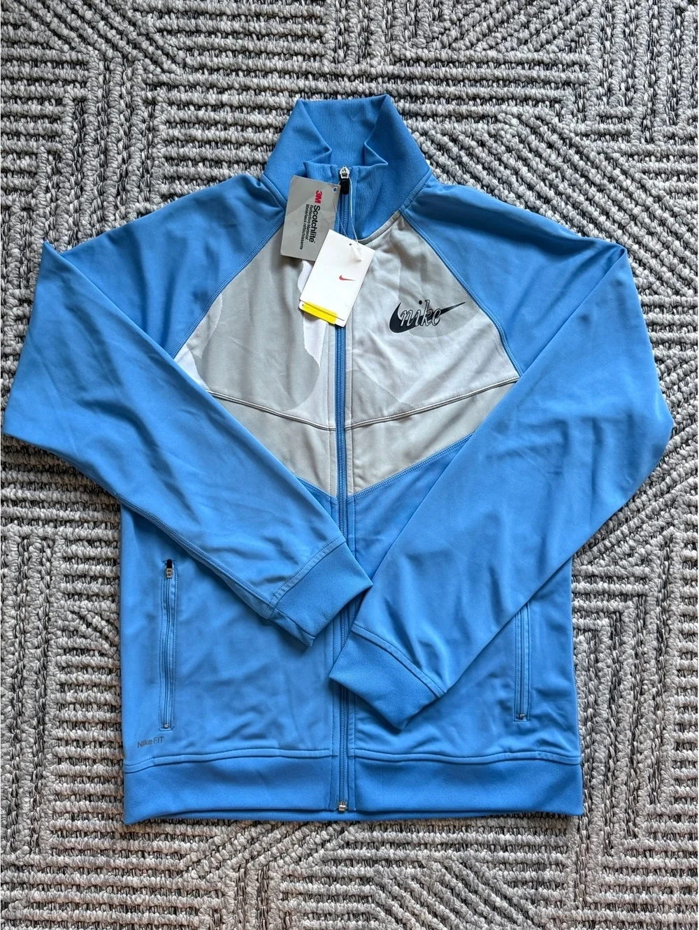NWT Rare Nike Dri-fit Pre Lives 3M Reflective Jacket size M