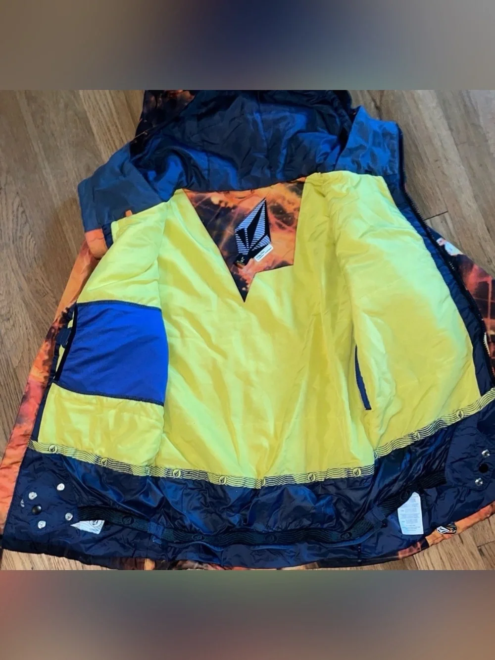 Volcom jacket perfect