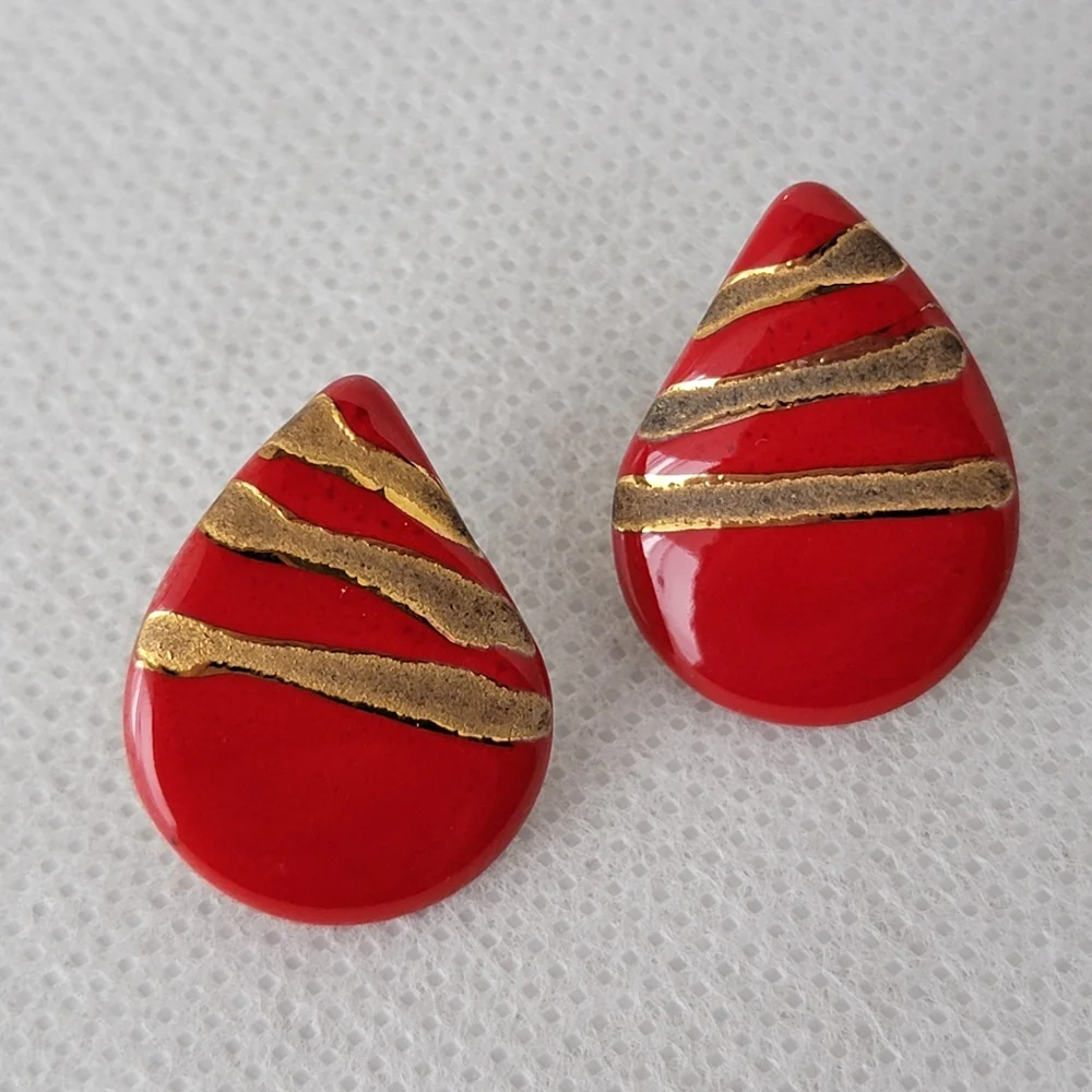 Vintage earrings believe