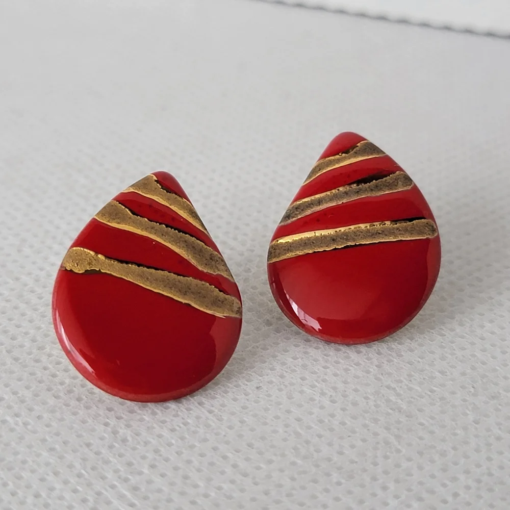 Vintage earrings believe