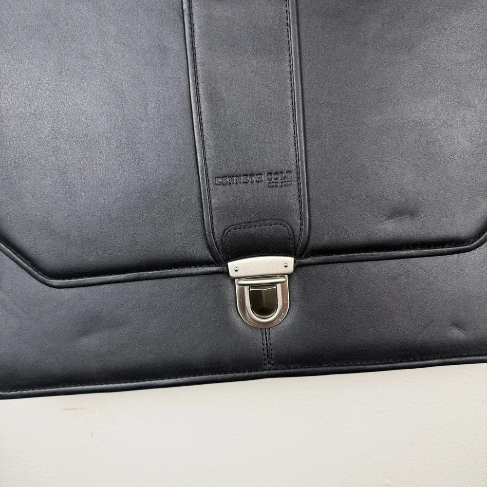Kenneth Cole shows slight