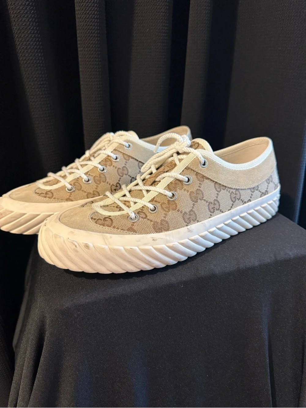 Gucci lace up