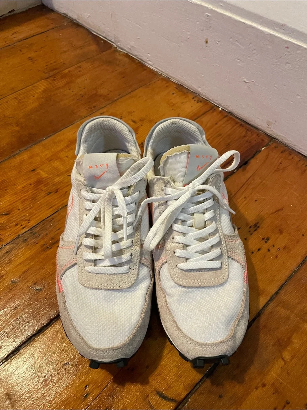 Nike classic low