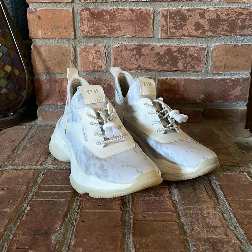 Steve Madden Myles White Gray Marble Sneakers