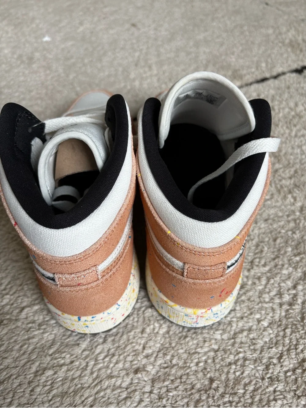 Jordan Kids Low-Top Sneakers in White and Tan with Multicolor Speckle