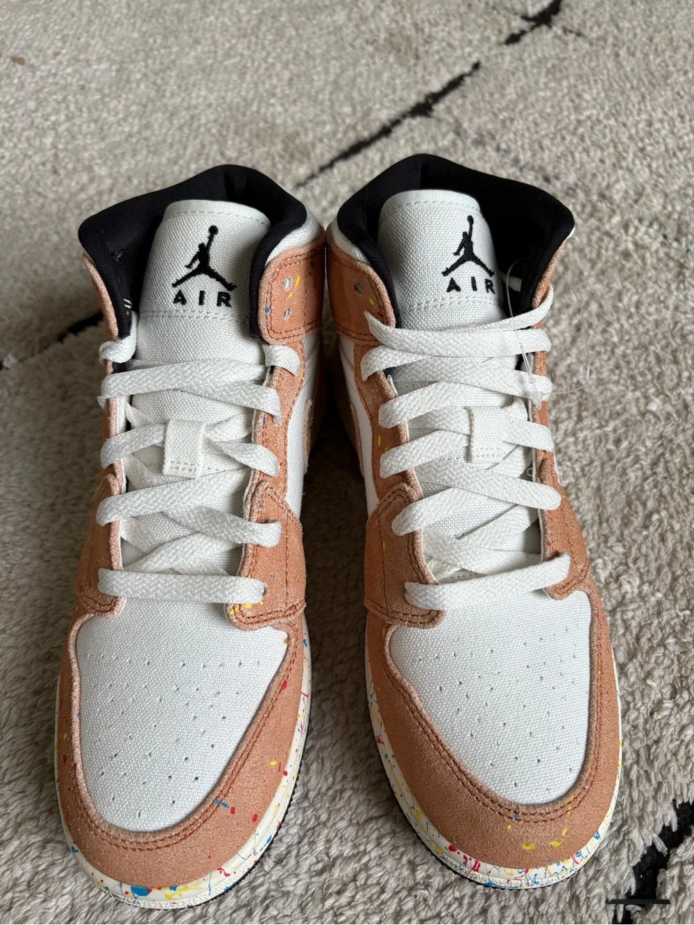 Jordan Kids Low-Top Sneakers in White and Tan with Multicolor Speckle