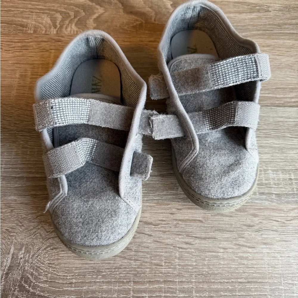 Zara kids strappy sneakers, 2 8.2”