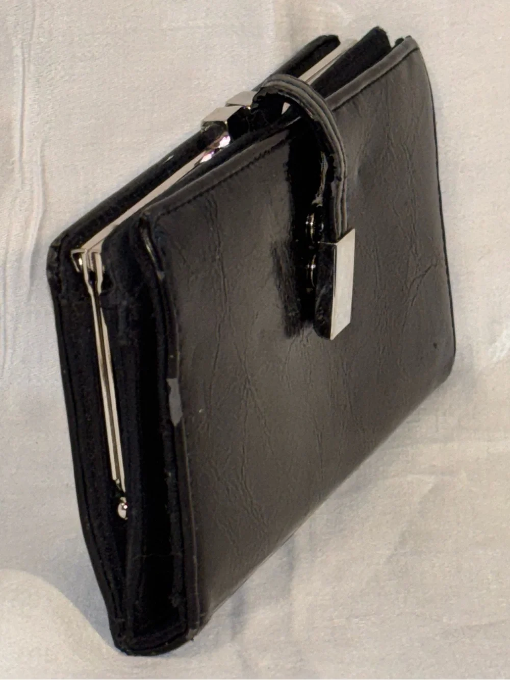 Women’s Black Faux Patent Leather Folding Long Wallet 17 Card Slots