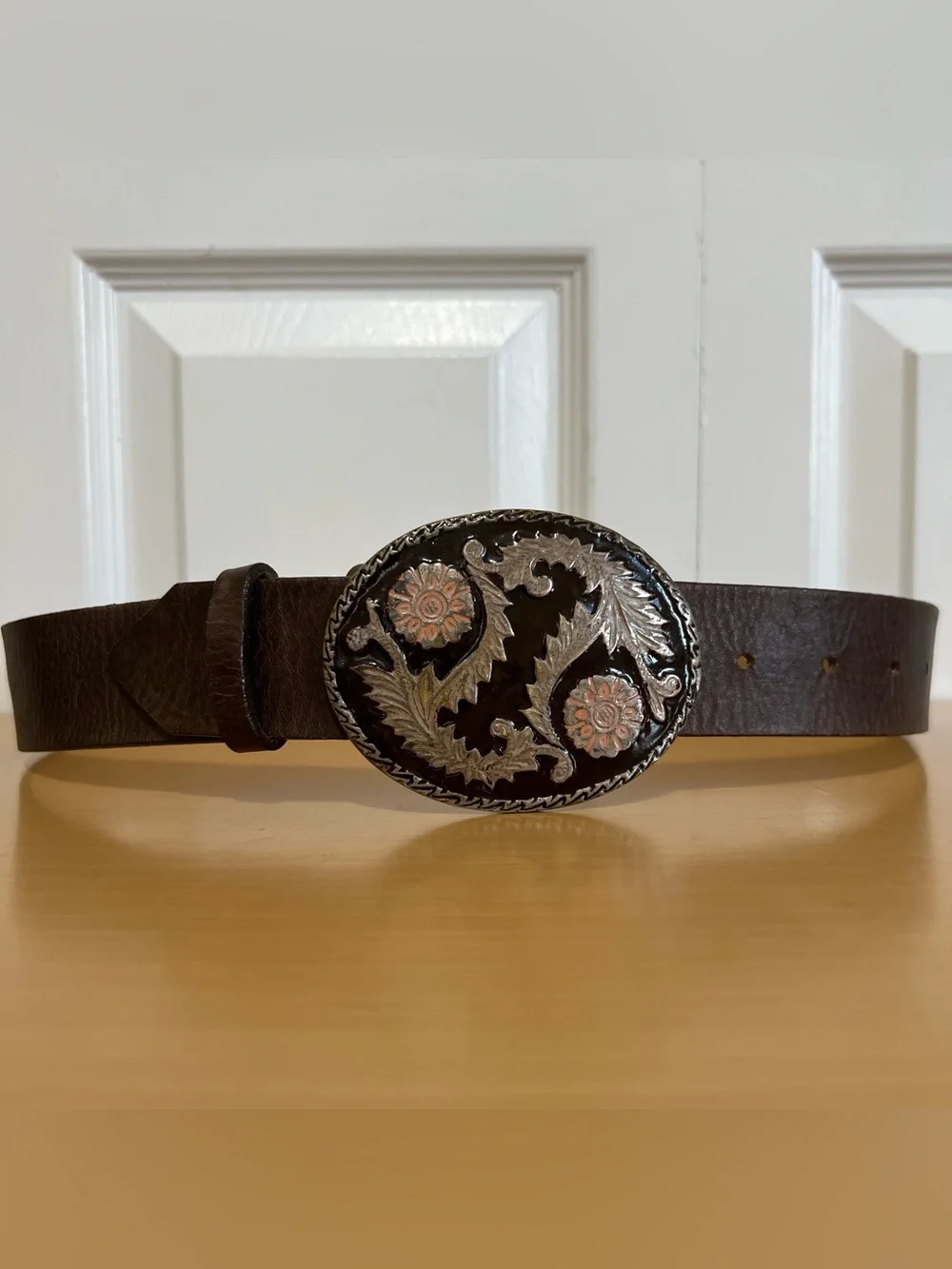 Streets Ahead Women's Brown Leather Belt with Ornate Oval Buckle Size Small USA